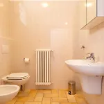 Lory, Apartment Domaso