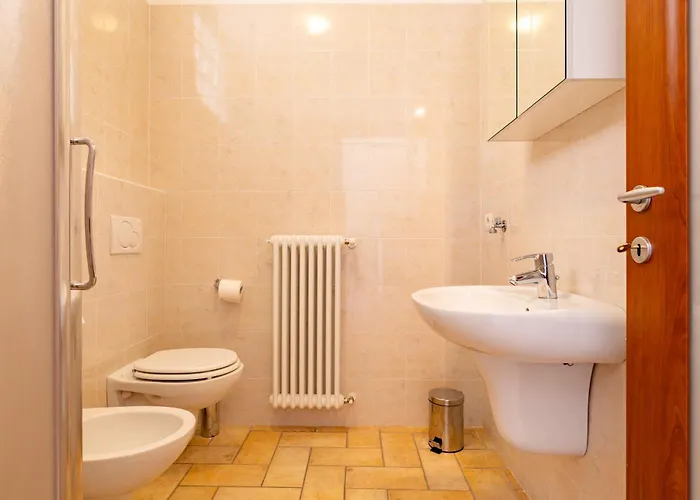 Lory, Apartament Domaso